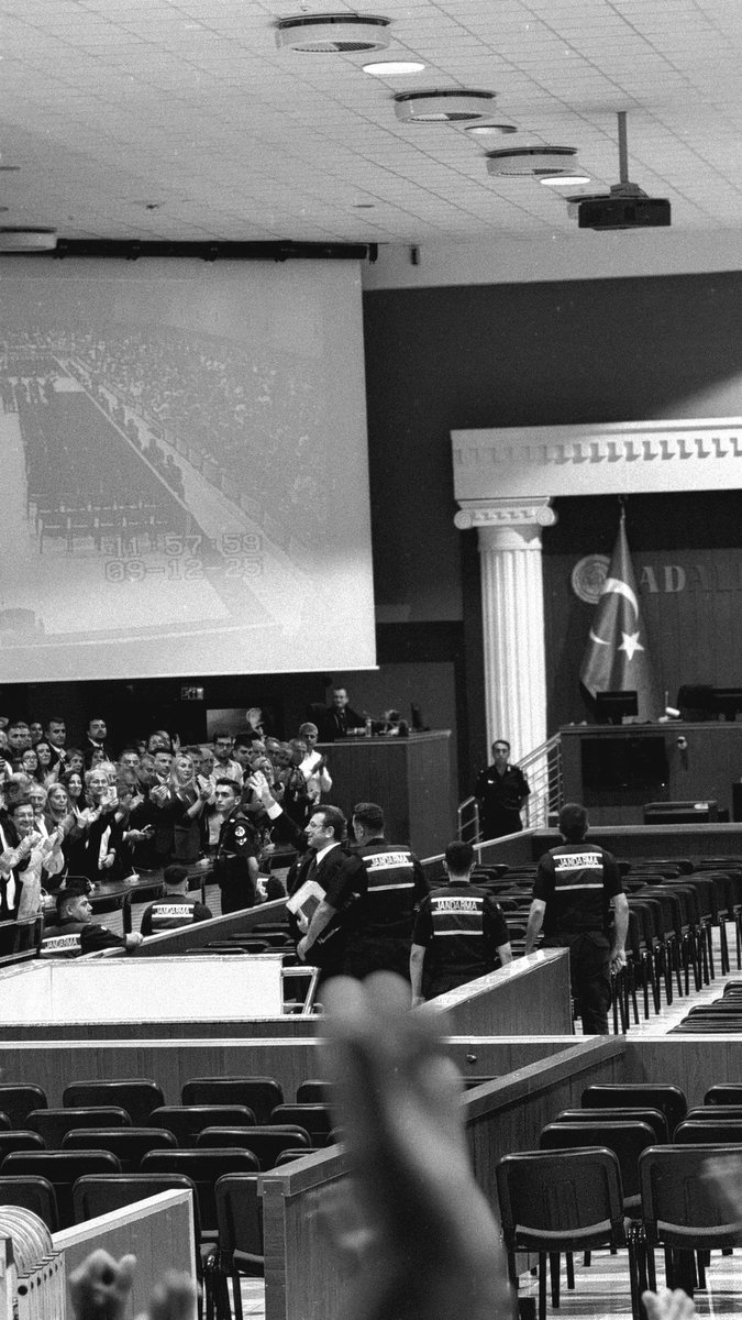 CUMHURBAŞKANI İMAMOĞLU!
<a href="/ekrem_imamoglu/">Ekrem İmamoğlu</a>