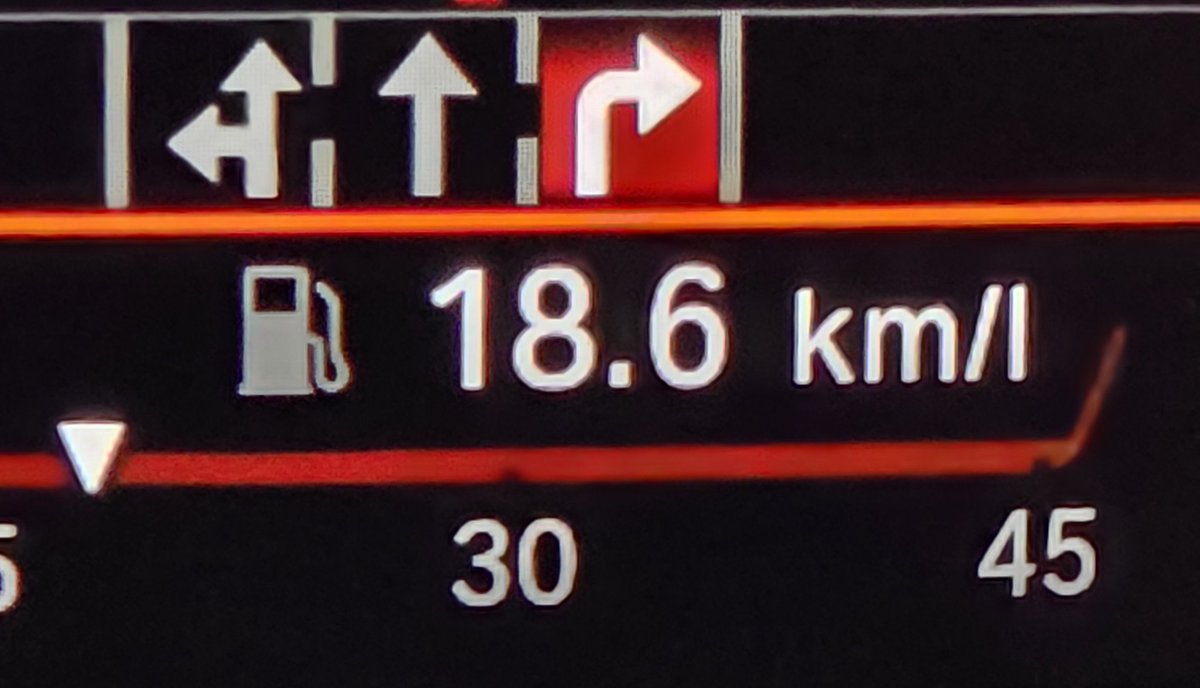 スポーツカーは燃費悪いからと買うのを躊躇してるそこのあなた！200キロ下道走った3リッタースープラでもこの燃費です！今買わないと損ですよ🩵
※ノーマルモードかつ理性を保った場合の燃費です。スポーツモードでバブババさせてると1桁です👼
