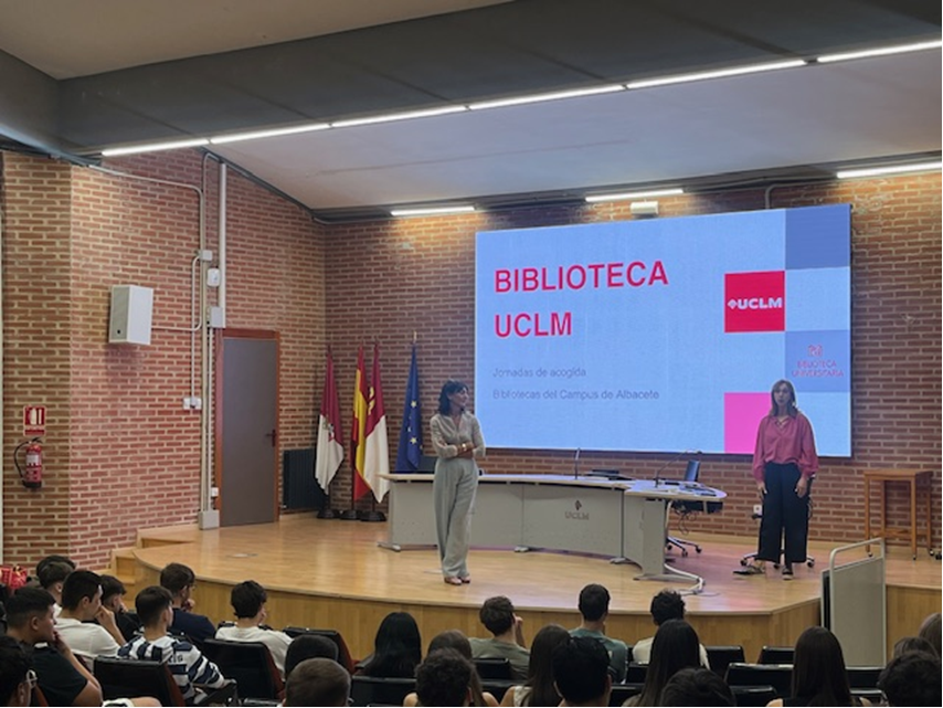 Poco a poco se van incorporando los nuevos alumnos UCLM.

En #BibliotecaUCLM les damos la bienvenida y les informamos de servicios, secciones, recursos...