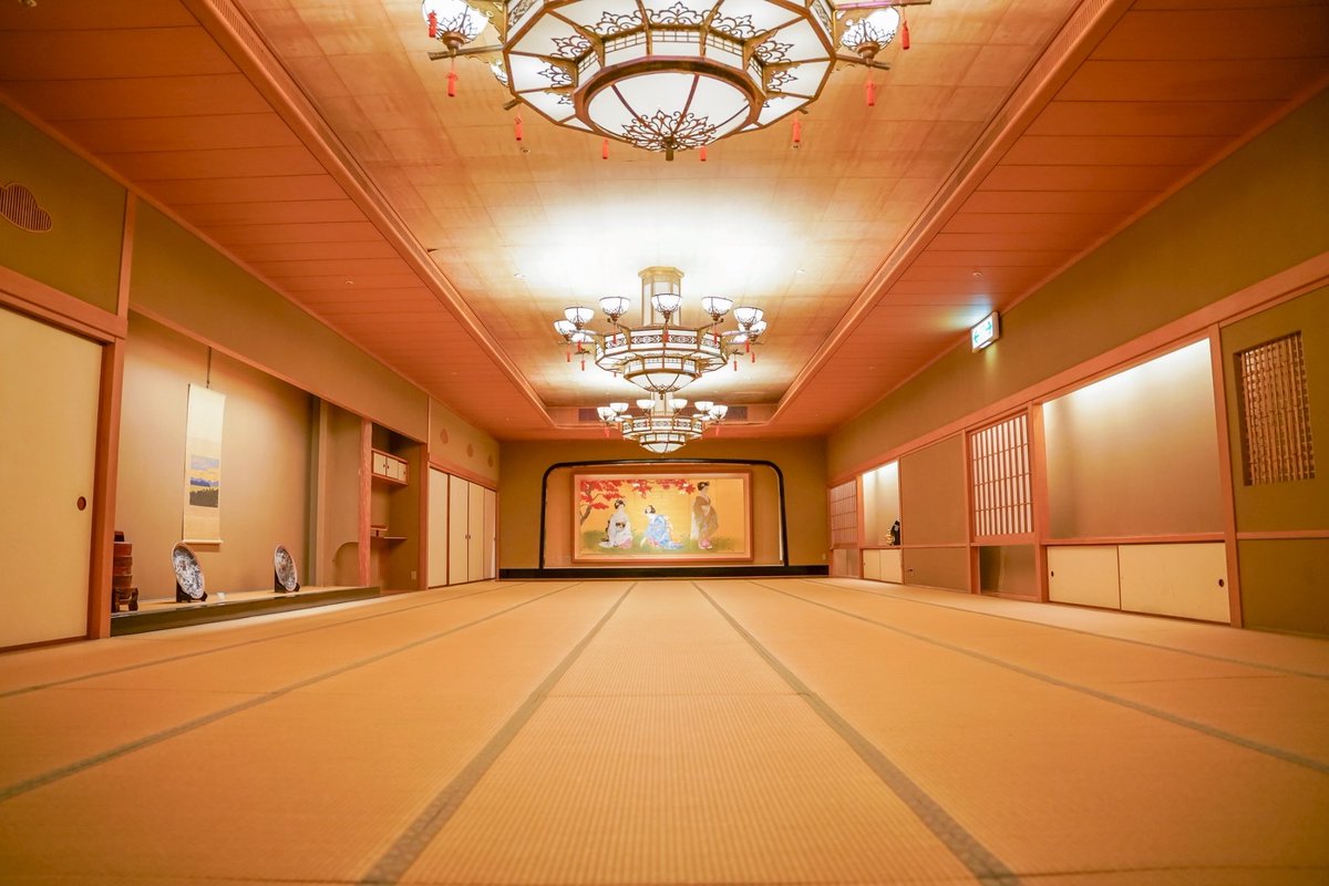 あの…ここ和歌山にある城みたいなホテルなんですがハロウィン期間だけコスプレ来場と撮影歓迎してくれてるんです…！
10月限定なんですが強すぎロケーションで最高なので見に来て欲しくて😭✨
私じゃ拡散力不足なんですが何卒…！よろしくお願いします！
しかも今年は夜撮り枠あるとのこと😭✨