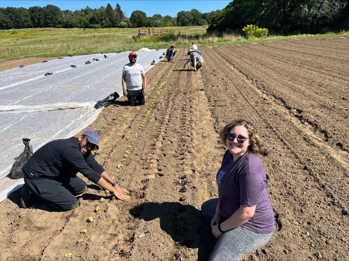 MathWorks's tweet image. Making an impact beyond the office 🌱
The MathWorks Account team volunteered with Mass Audubon at Drumlin Farm, planting veggies and supporting sustainable farming!
