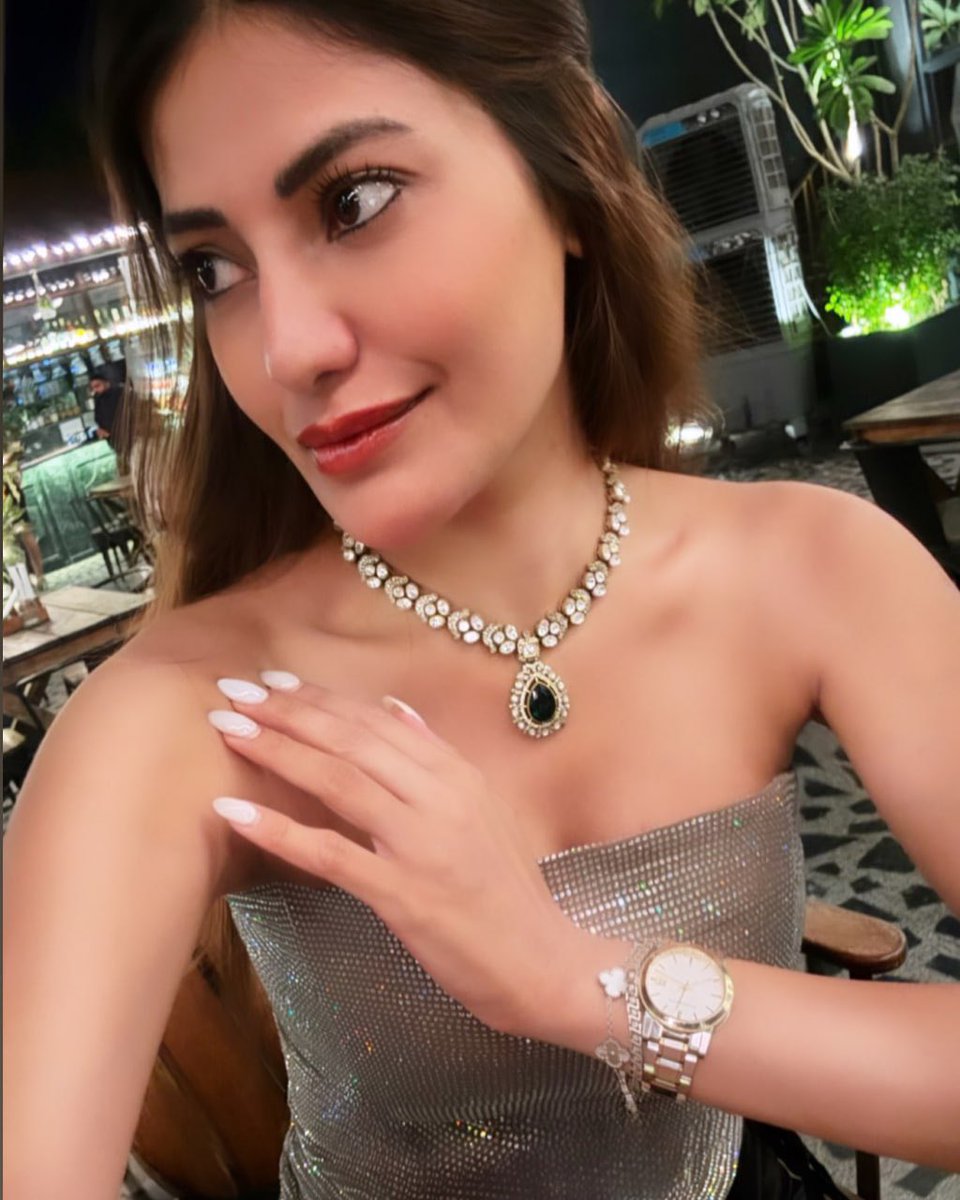 Palakagarwal56's tweet photo. Dressing up feels the most beautiful form of self love #selflove #beauty https://t.co/g5eTYFRNDs