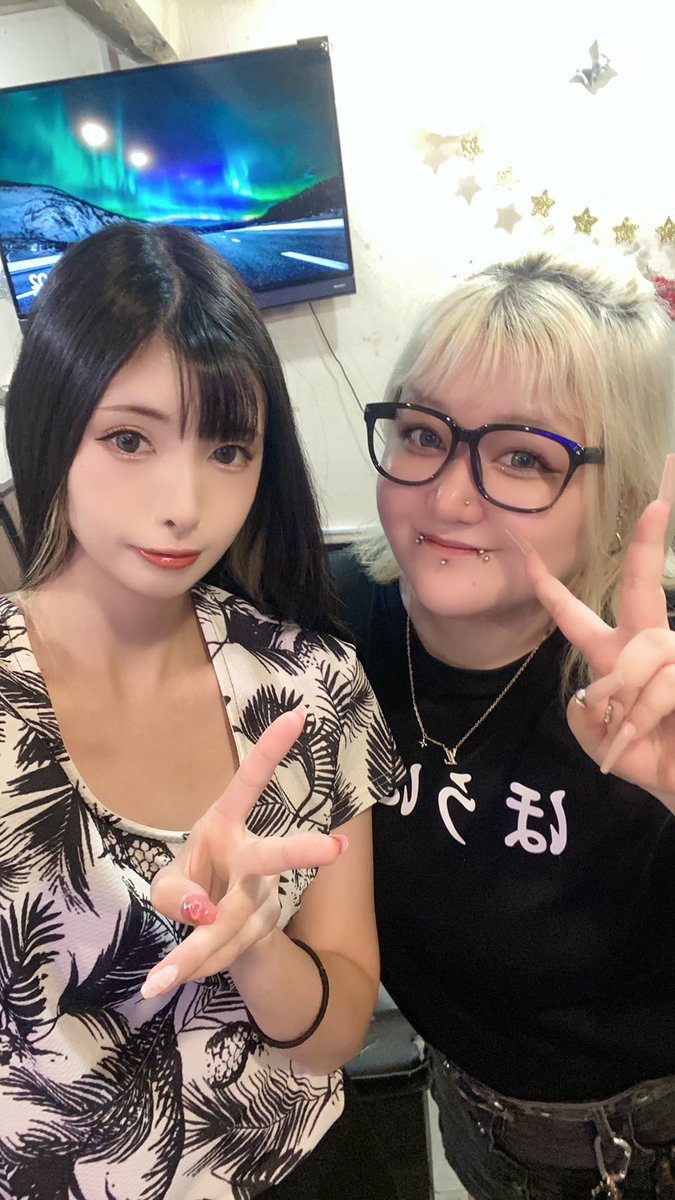 kanadesroom_bar's tweet image. 🩵かなでの部屋オープンしました🩵

19-23  白&amp;amp;キャサリン

23-7 黒犬&amp;amp;えびこ

ご来店お待ちしております🙌🏻🩵

#かなでの部屋 #コンカフェ
#ミナミ #カラオケ