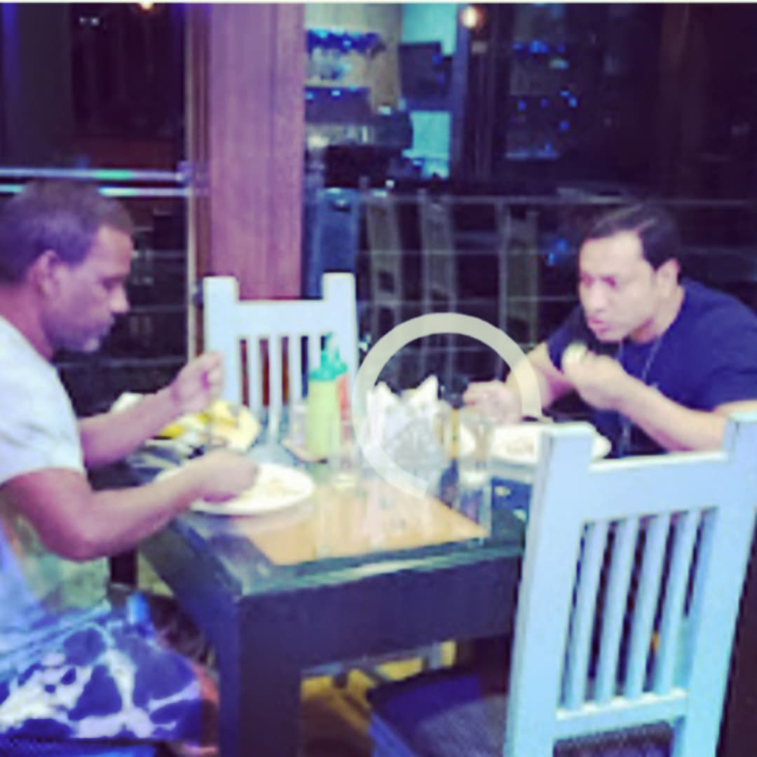 DilshadZKhan's tweet image. नैनीताल सफ़र के दौरान मैं और मेरे दोस्त दिनेश गोयल एक रेस्तरां में डिनर करते हुए #nainital #jurney #restaurent #dinner #frendship #life #happylife #dineshgoel #dilshadkhan #facebook #instagram #thread #Alhumdulillah