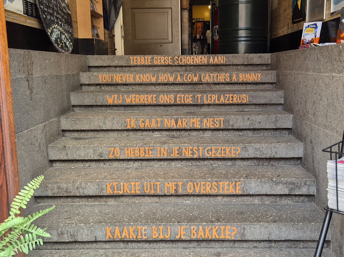 marian070249's tweet photo. Bij het Hostel staan Rotterdamse teksten op de treden.
Weer andere dan voorheen. Maar ook leuk https://t.co/cSBUAlO2TN
