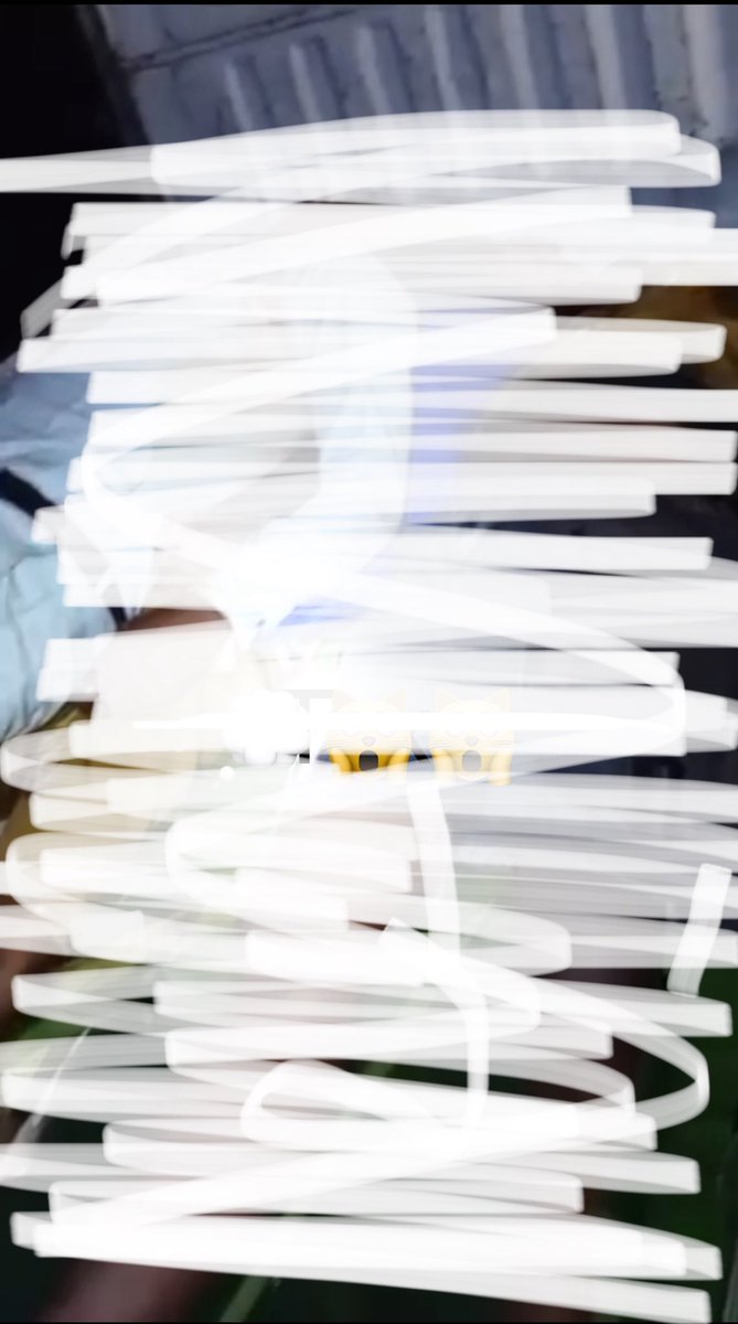 *OGIDI, ANAMBRA*: 
4 people have lost their lives in a suspected cult-related attack. A cult group has reportedly claimed responsibility
<a href="/NjenjeMedia/">Njenje Media News</a> is monitoring the situation and will provide verified updates as they come in.
Video: 👉🏾t.me/njenjemedia/19…