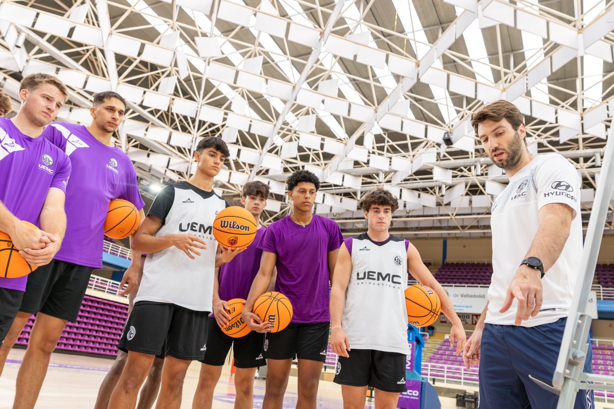 💜 Pues se ha quedado un buen día para presentar las 𝗘𝗤𝗨𝗜𝗣𝗔𝗖𝗜𝗢𝗡𝗘𝗦...

👇 Por aquí pasamos lista. Atentos, porque en poco más de una hora... Ay.

<a href="/UEMC/">UEMC</a> #PucelaBasket