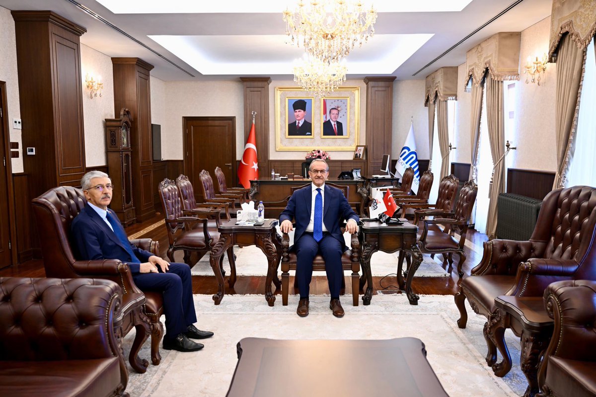 İl Emniyet Müdürümüz Sn.Arif ÇANKAL; 
Valimiz Sn.Seddar YAVUZ’a veda ziyaretinde bulundu.