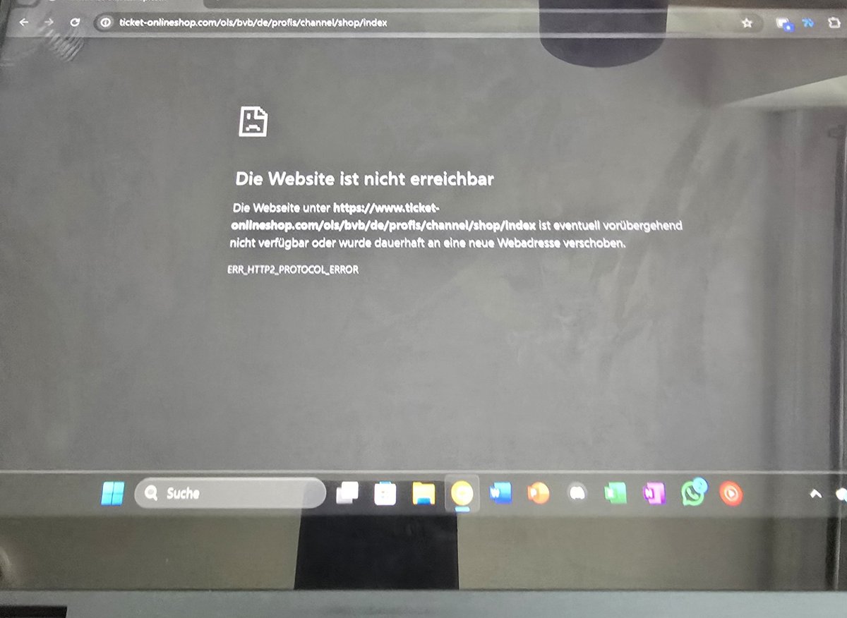 Ist immer geil, wenn man nichtmal die Webseite aktualisieren kann, um noch nen Ticket zu ergattern, sondern dann einfach ausgesperrt wird. Kuss <a href="/BVB/">Borussia Dortmund</a>