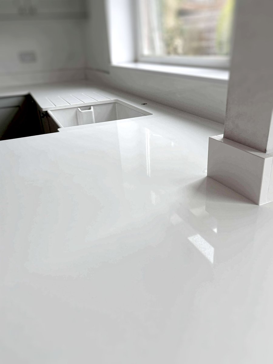 MarbleGDesigns's tweet image. From template to transformation! ✨ Our latest project featuring Super White Plus BQS Quartz. Clean lines, modern design, and a flawless finish. #KitchenGoals #QuartzWorktops #UKRenovation