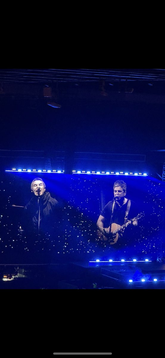 happy 1month anniversary to the greatest concert ive ever been at #oasis #edinburgh