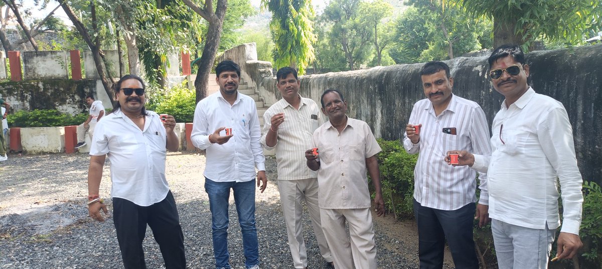 PanwarRawna's tweet photo. लोकप्रिय विधायक जब्बरसिंह जी सांखला साहब द्वारा तनोट माता रानी जैसलमेर की सम्पूर्ण विधानसभा क्षेत्र के एक हजार से अधिक कार्यकर्ताओं की 3 दिवसीय यात्रा का प्रस्थान
@JabbarMla 
@VasundharaBJP 
@BJP4Rajasthan 
@BJP4India 
@BhajanlalBjp 
@gssjodhpur https://t.co/2oO2flQCbZ