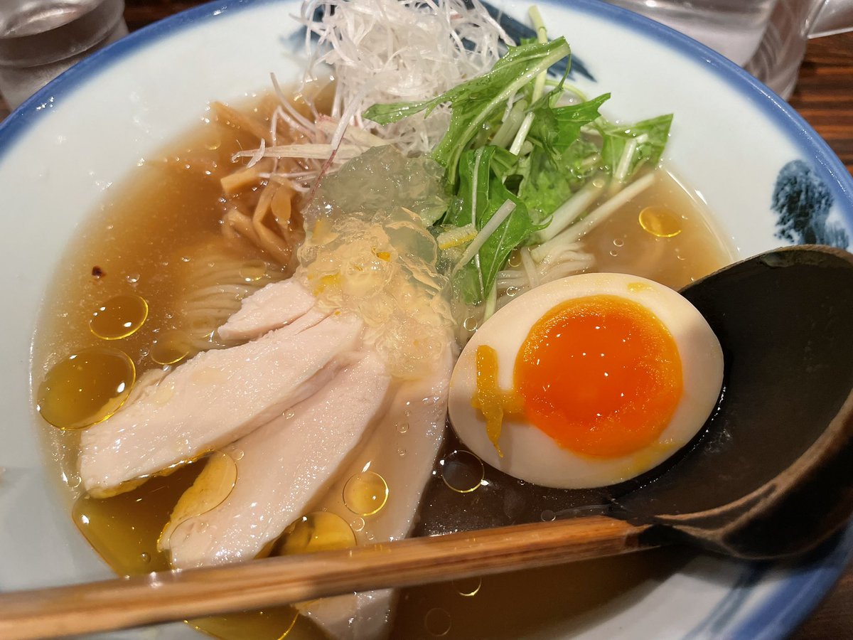 Ridel2022's tweet image. 🍜✨
いつもはウーバーでしか頼めなかった、
大好きな推しラーメン…！#afuri 

ついに…ついに…
久しぶりの店舗で実・食‼️✨✨

リデルは兎なので🌱草多めでいただきました💜
（パクチー＆水菜モリモリ…天国）
#リデ飯