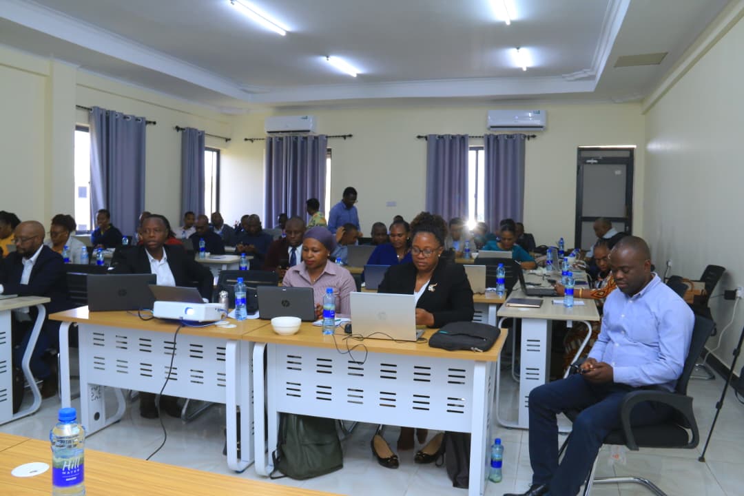 ilodaressalaam's tweet photo. 🇹🇿 Tanzania is on the verge of a historic milestone ratifying @ilo  Convention No.189 to recognize the rights of domestic workers. This step will ensure dignity, safety & fairness for thousands who have waited too long for justice. ✊🏾 #DecentWork #C189

So far, progress includes:
1️⃣ Labour inspection manual updated
2️⃣ Special inspection form created
3️⃣ Domestic workers’ regulations drafted