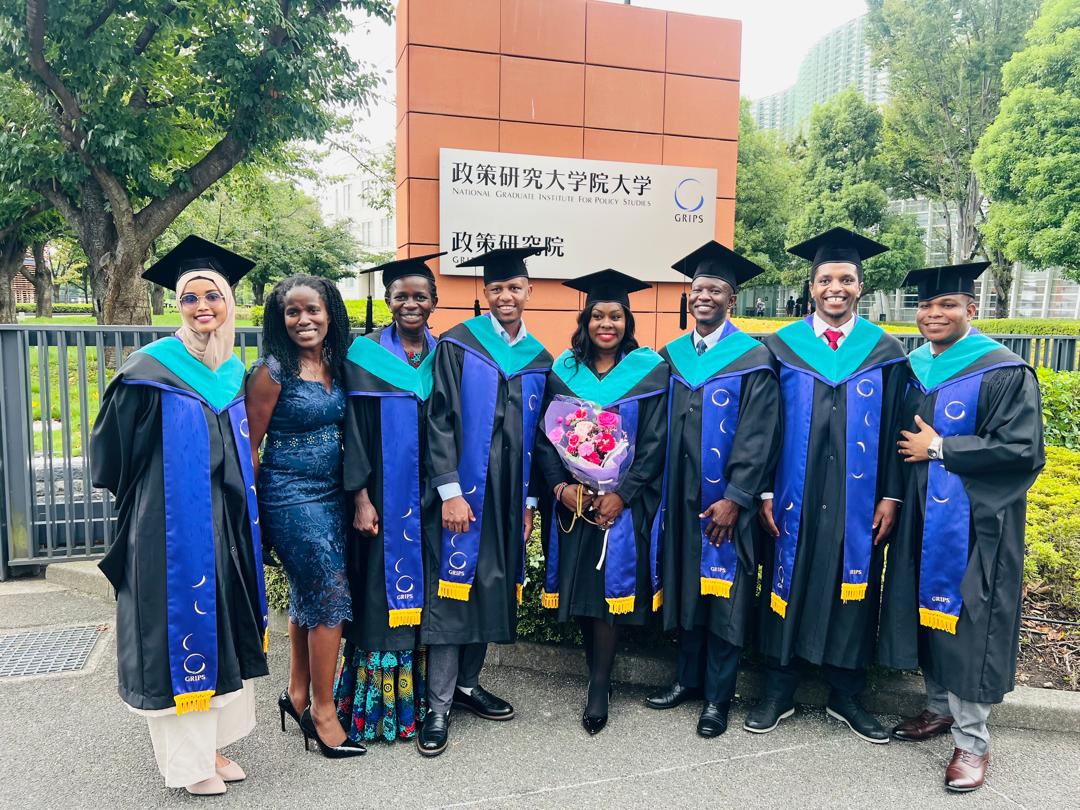 SomJapanAlumni's tweet photo. .@SomJapanAlumni congratulates @BintiLohow on completing her Master’s in Public Finance, with a focus on Tax Policy, at the @GRIPS_Info, Japan. We are very proud of you and warmly welcome you to the Somali-Japan Alumni Network. https://t.co/RQTVce6V6f