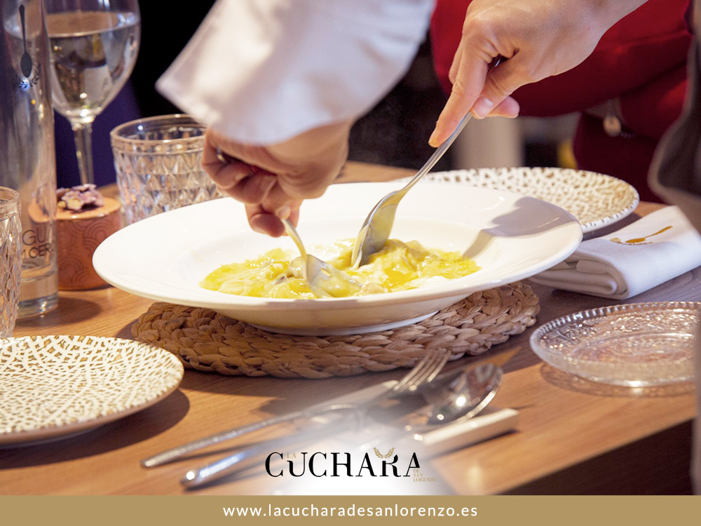 Hay quien vuelve con ganas de rutina. Otros, con antojos pendientes de antes del verano.
En La Cuchara, septiembre es reencuentro con lo que echabas de menos. 🟡 ¿Y tú?

☎️ Llámanos al 𝟗𝟓𝟕 𝟒𝟕𝟕 𝟖𝟓𝟎 y que no te lo cuenten.

📍 C/ Arroyo de San Lorenzo, 2. Córdoba. España.