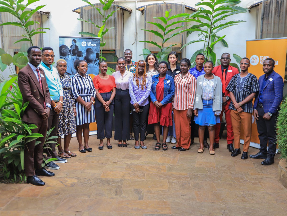 TEACH4UG's tweet image. 1/7

@TEACH4UG  hosted a powerful Peer-to-Peer Learning Exchange in Kampala, bringing together Recruitment Leads from Sierra Leone, Liberia &amp;amp; Niger, alongside global specialists from @TeachForAll  .

#TeachForAll #TeachForUganda #Leadership #Collaboration