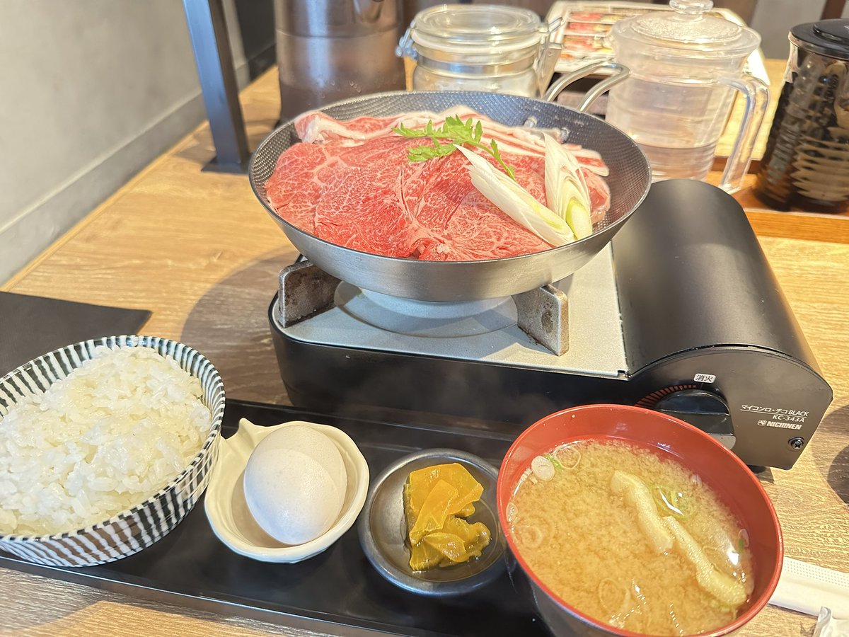 アメブロを投稿しました。
『ランチ　すき焼き』
#アメブロ #東銀座
 ameblo.jp/wasoubi/entry-…