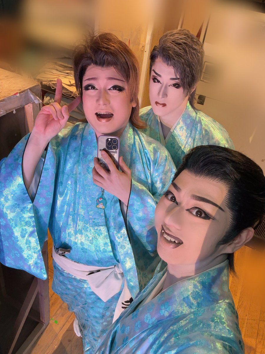 みんな久しぶりー！！！
生きてますよーーwww
ゆっくり休みを満喫しております
明日は‼️

昼の部🐉錦祭り🐉

夜の部💚歩夢、錦W祭り🧡

となっております‼️
久しぶりに娘へをやらせていただくので
前とは違う心境でできるんじゃないかなと
思ってます‼️ぜひご来場お待ちしてます‼️

#龍錦