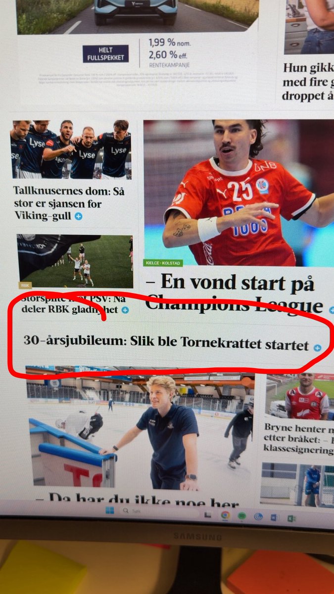 Hva i all verden er dette ? Avisen som omtaler seg som tettest på RBK trenger da ikke ha historien om Tornekrattet på forsiden .<a href="/adresseavisen/">Adresseavisen</a>  <a href="/Ole_Saga/">Ole K. Sagbakken</a>