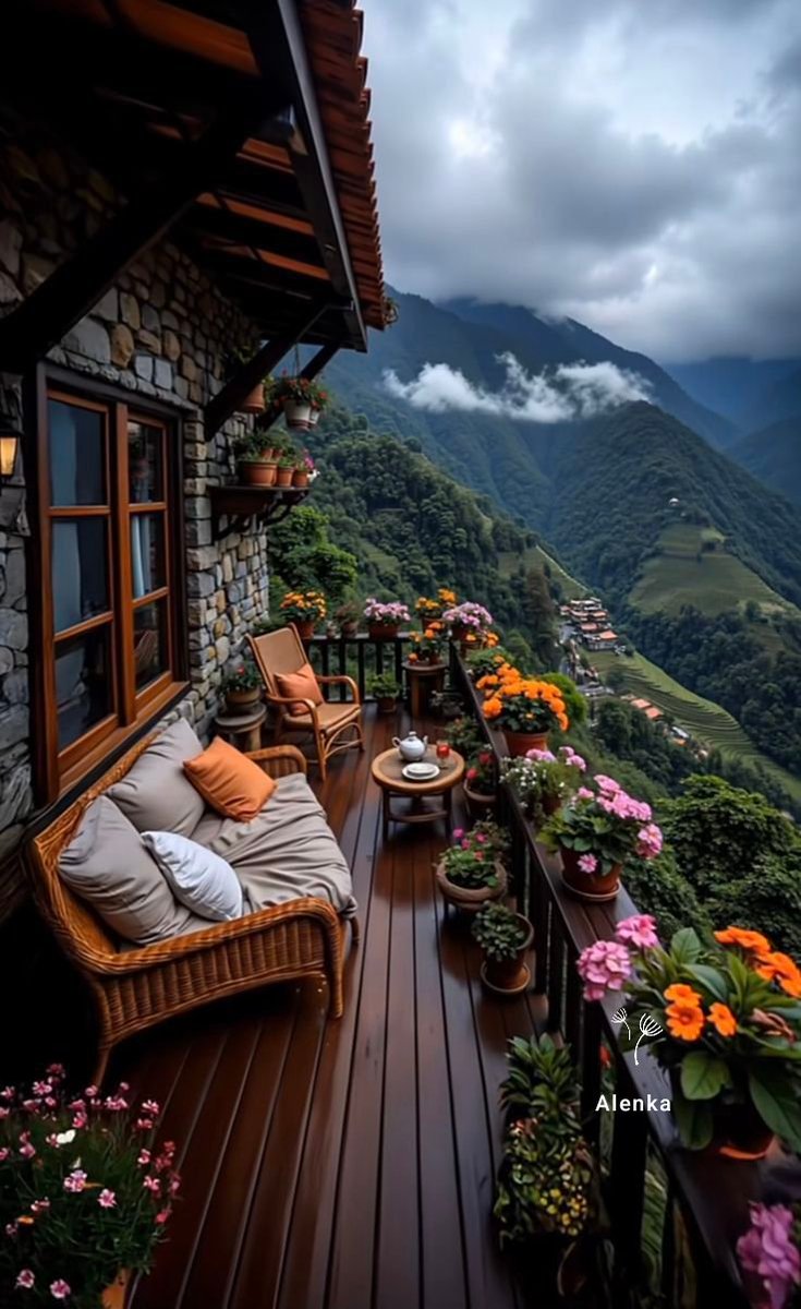 Жизнь - максимально простая вещь, если её просто жить...