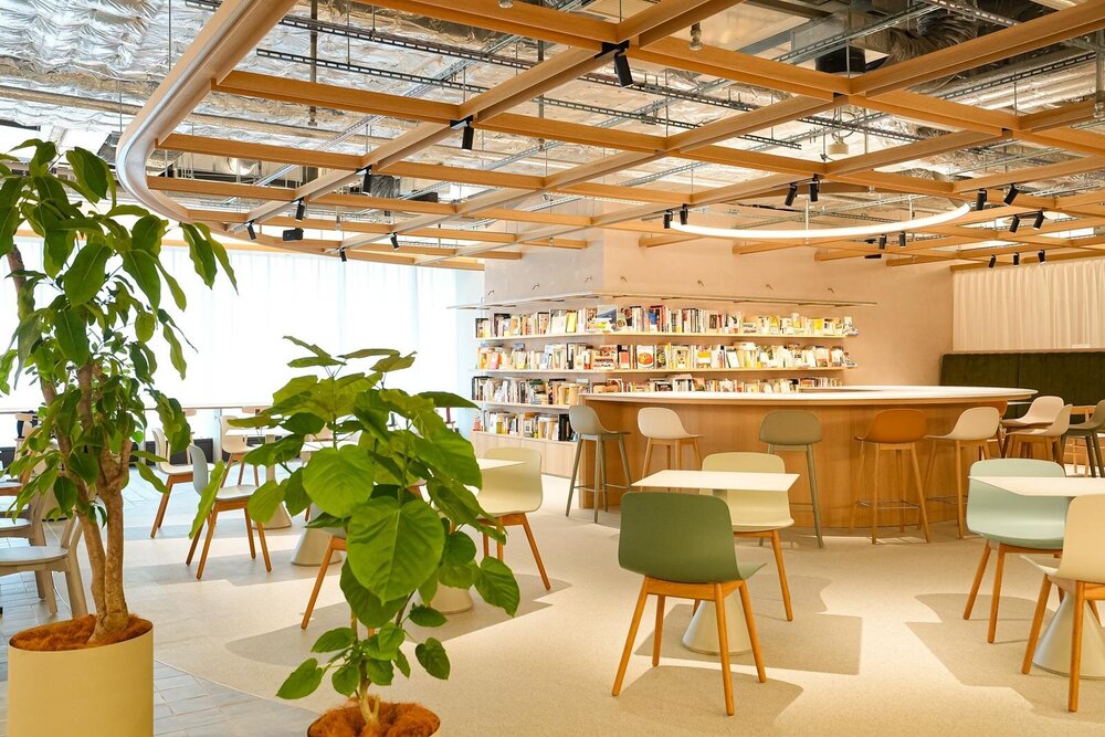 ニュウマン高輪に「文喫」オープン、1,000坪超の超巨大店舗に新刊から漫画・レアな1冊まで約10万冊の本、ラウンジにはスイーツやフリードリンクも - fashion-press.net/news/133917