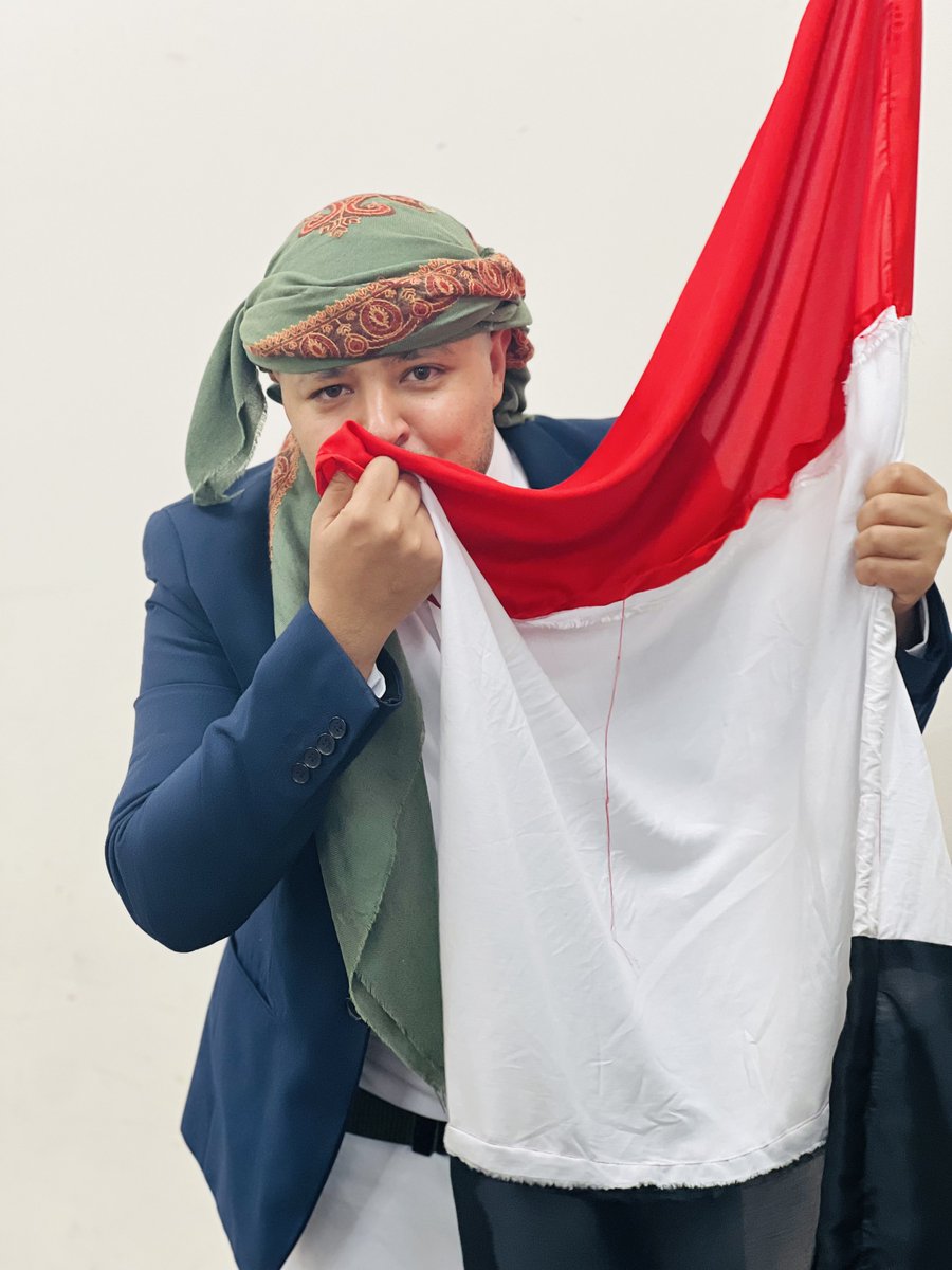 الفرق بيني وبينك أنا ابن الجمهورية اليمنية 
وانت ابن فارس  وستنتصر الجمهورية ع فارس قريييب نحن اصحاب الارض ونحن السكان الأصليين وانتم الفرس المحتلين 🇾🇪🔥🫡