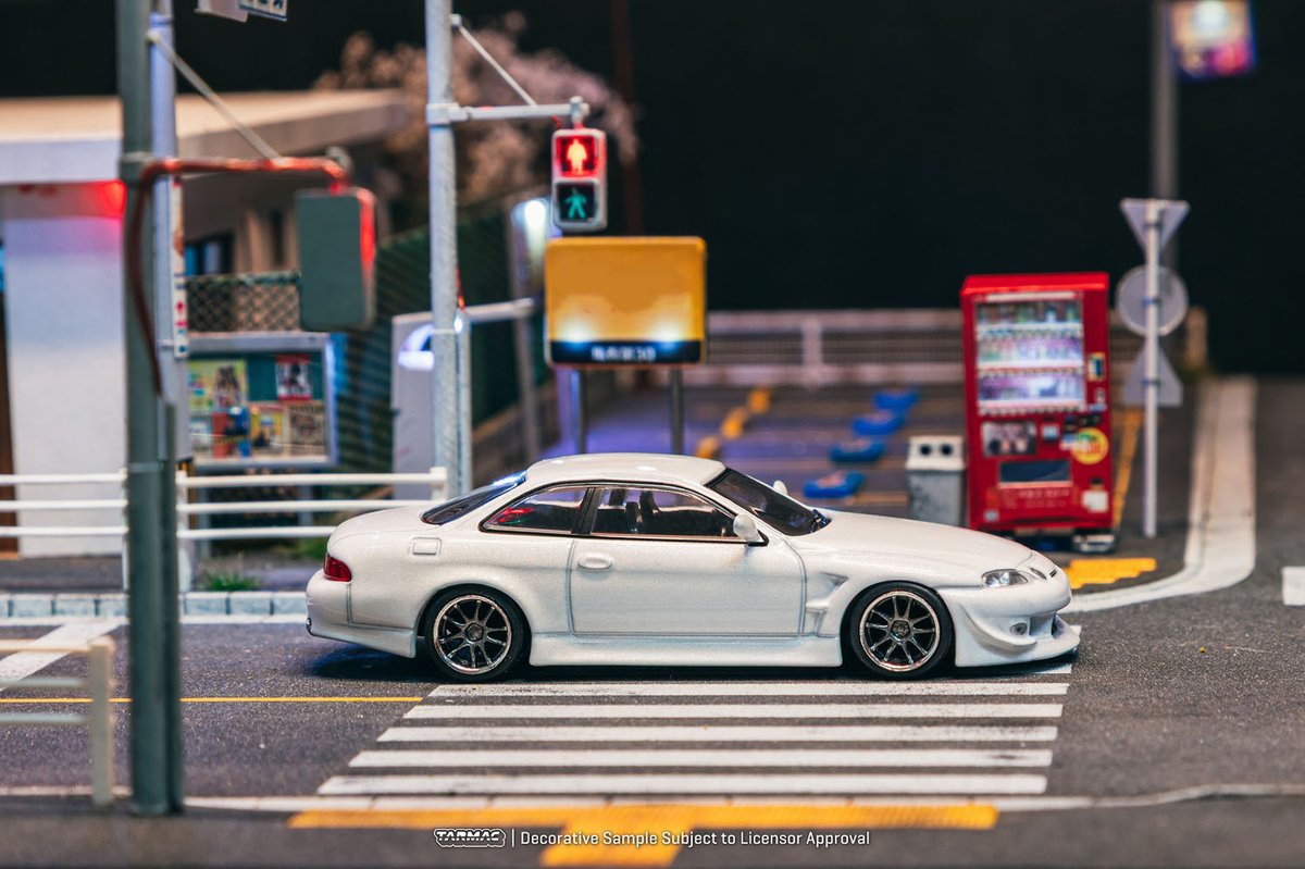 1/64 改 トヨタソアラー VERTEX ドリフト風 TE37 関村 1/24 VERTEX JZZ30 ソアラ '96(トヨタ) | HLJ.co.jp