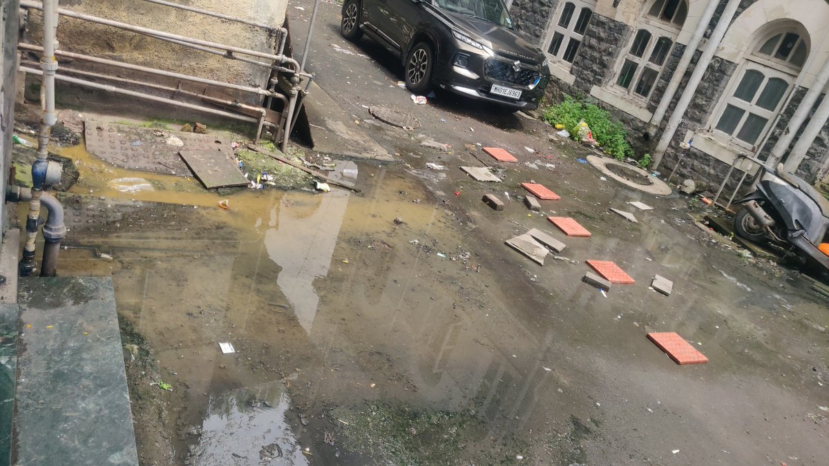 satishnor's tweet photo. @mybmcWardA @mybmc This is the main problem daily morning we have to face this issue there is many mosquito are flying near this and chances of getting maleria please get serious and solve the issue https://t.co/Twk67W8rMK