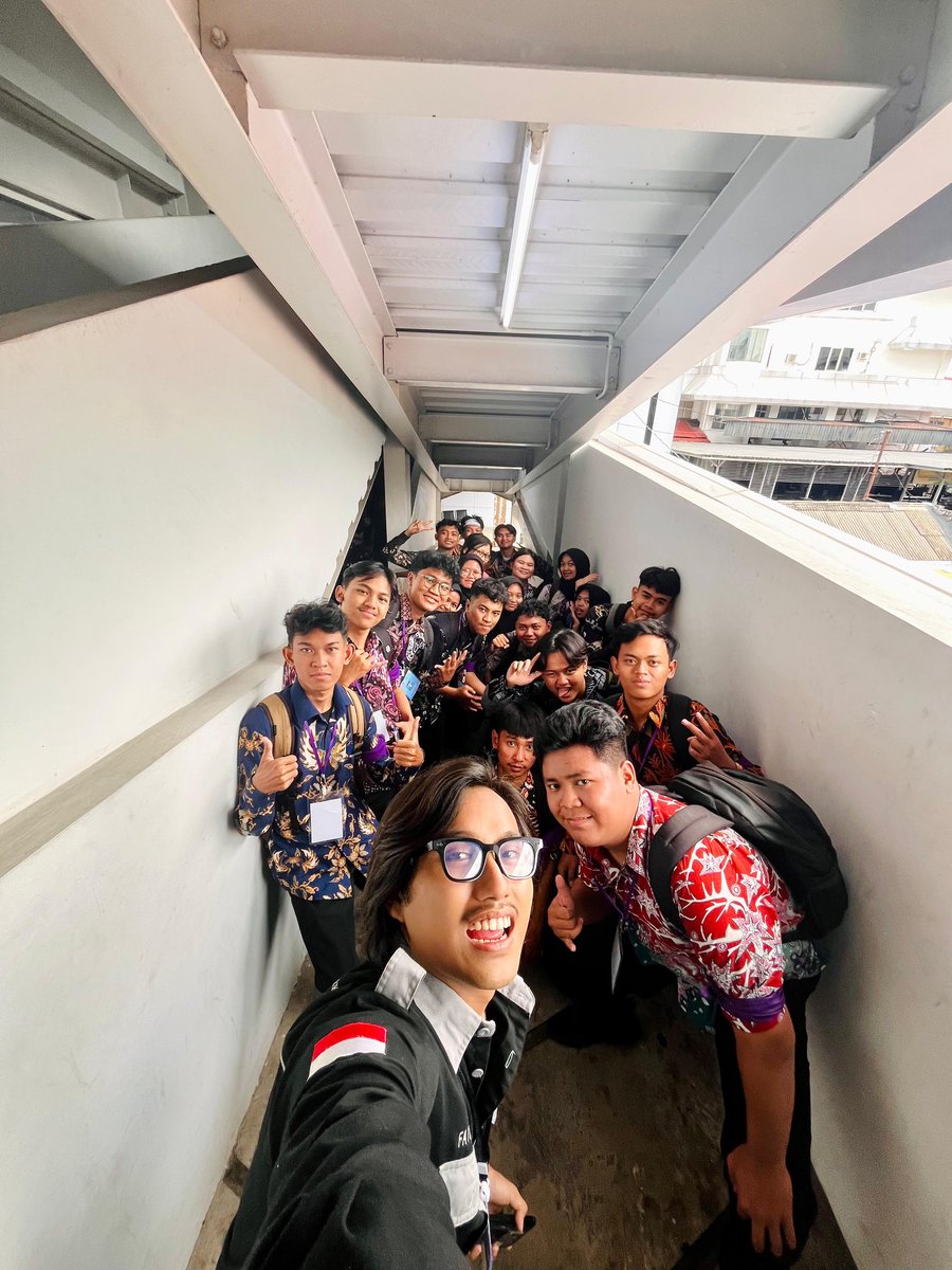 Cahya semigap(?) tweet media