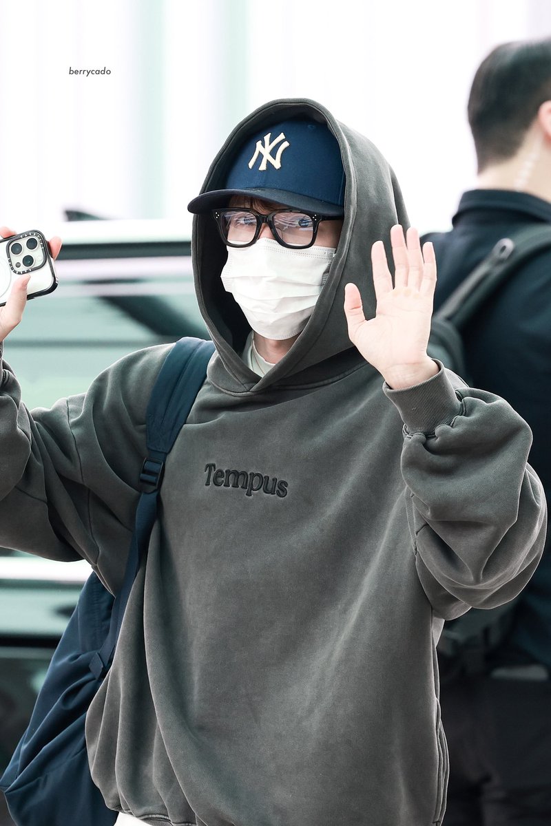 berryxcado's tweet photo. 250912 ICN-JKT 출발 🛫

🍂 𝗅𝗈𝗈𝗄𝖻𝗈𝗈𝗄 🍂

@donghae861015 
#동해 #이동해 #DONGHAE #ドンへ
@SJ_DnE_official
#슈퍼주니어DnE #SuperJuniorDnE https://t.co/ilQtoTLdNj