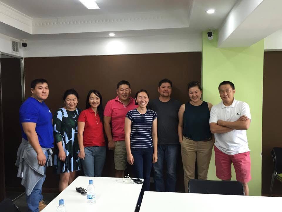 Энэ дотроос монголын төрд хэнийг нь ч дээш гаргаж болохгүй. Сүйрэл шүү!