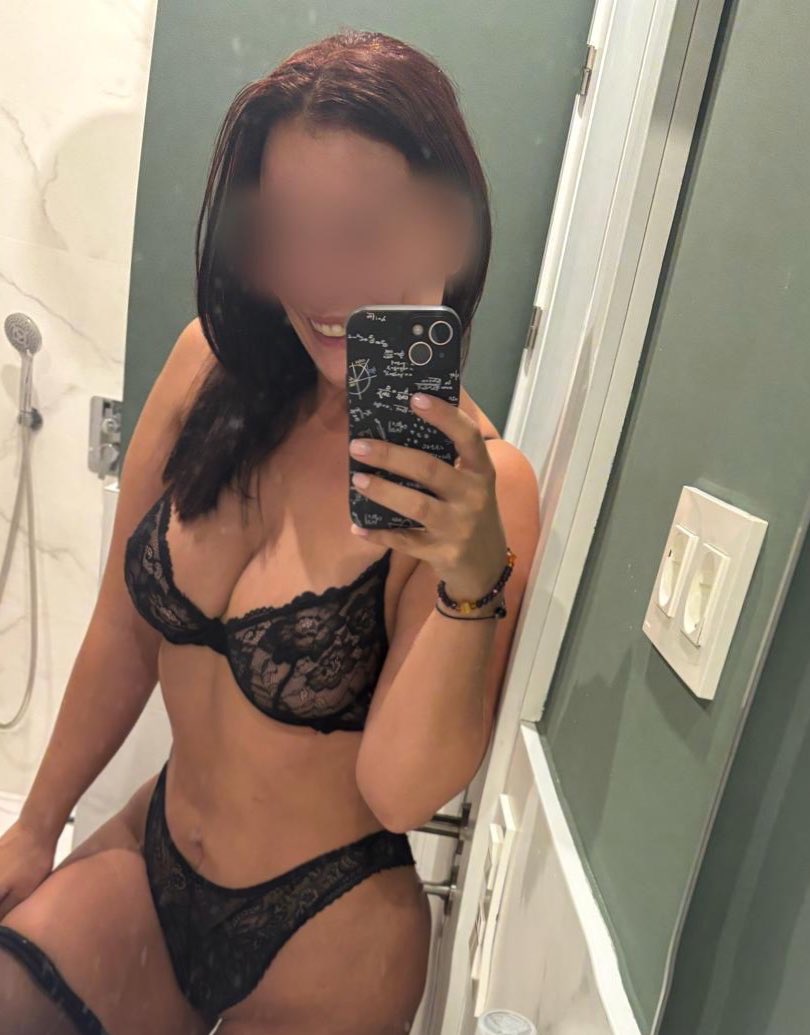 Señor A, gracias. Al final, lo que vale son esas horas que saben a poco, pero dejan ganas de repetir. Entre el misterio y la piel, ahí nos encontramos… ❤️