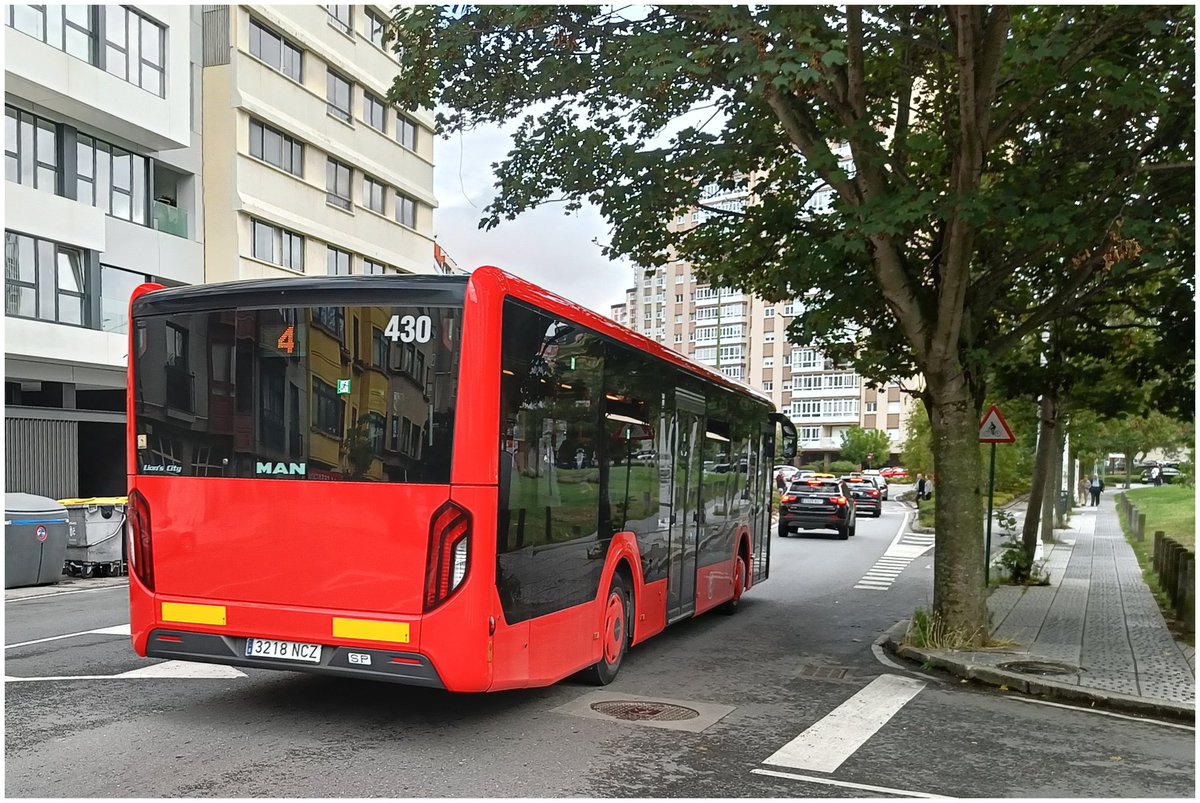 BlogBusurbano's tweet image. Sí, el #Bus432 es el de la #Lín1A.

Hay otro en la #Lín7(#Bus431) y
otro más en la #Lín4 (#Bus430).

Botamos por fóra! 😆