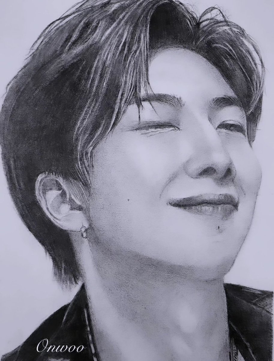 yoono_yoono's tweet image. #RM팬아트

남준아 생일축하해! 언제나 널 응원해!🫂
오늘 만큼은 세상에서 제일 행복한 사람이 너이길 바래!🎂🎊🎉🎁🥳🎈

#남준아_생일축하해
#변화는있어도_변함은없는_RM사랑
#남준만의_속도와_방향을_응원해
#나잇값하라구요_남준이는싫어용
#오늘도Namjooning
#HAPPYRMDAY