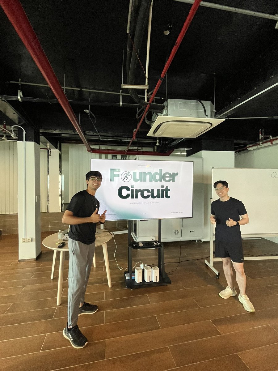 satyaki44's tweet photo. “get matched w other founders based on shared sports interest” ⚽️🏈🏏

@aaronlsw &amp; @yashwanvari doing cool shit at NS https://t.co/f6uXGFhacv