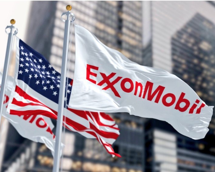 rkmtimes's tweet image. JUST IN🇶🇦🇺🇲🔥 Qatar says, it will cut all ties worth $400 Billion with US companies especially ExxonMobil if US not help us to strike #Israel. 

🚨 #Qatar&apos;s actions against Israel will increase Gas 10x prices in US.