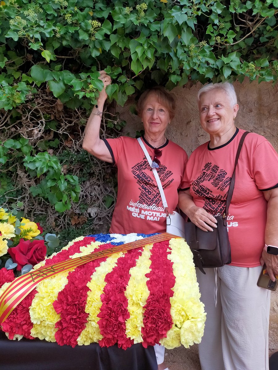 Ofrena floral a la tomba del president Josep Irla 
Sant Feliu de Guíxols 
11 Septembre 2025