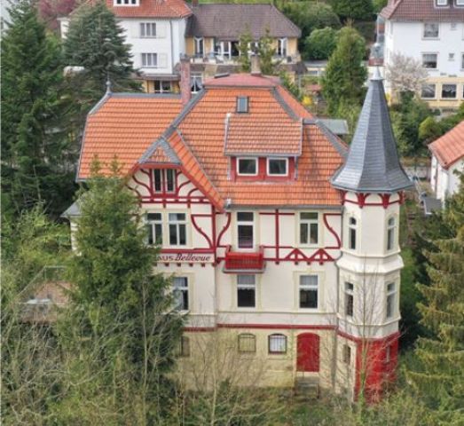 *37441 Bad Sachsa, Jugendstil-Villa. Baujahr ca . 1890 und Grundstück 2000 qm, Wohnfleche 400 qm und renovierunsbedürftig, KP: nur 350000.-€!
Herr Orhan Kilic ( Immobilienmakler -IHK)
„Mülheims umtriebigsterImmobilienmakler“
info@as-makler.de - 0155-650 957 00