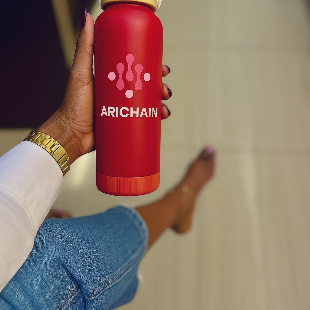 Thisisliie_'s tweet photo. Gmari everyone weekends aren’t just for rest they’re for vision. At AriChain every pause strengthens the courage to move forward. Do the needful to relax and recharge yourself for a new week Happy Friday #Arifam https://t.co/vbGUhO1iww
