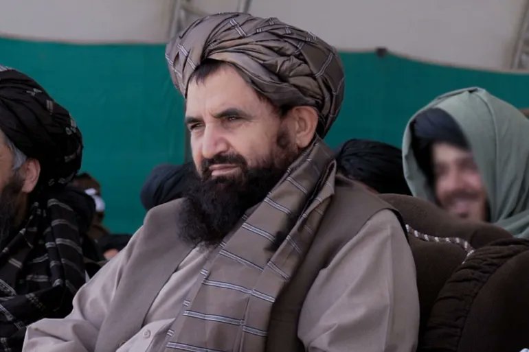 د الجزیرې سره د محترم وثیق صاحب ځانګړې مرکه

باید یادونه وکړم چې ټول هغه کسان چې د دې نظام په مخالفت کې واقع دي، هغوی دې د اسلامي امارت د عمومي عفوې له ستر فرصت څخه استفاده وکړي او ځانونه دې د پردیو په اجاره په نیابتي جګړه مارانو بدل نه کړي.