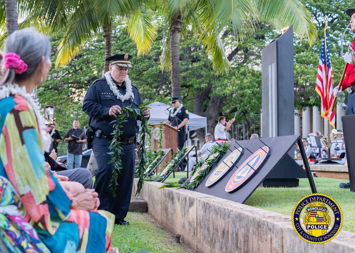 honolulupolice's tweet photo. This evening, the Honolulu Police Department was honored to attend the Mayor’s 9/11 Remembrance Ceremony at the Eternal Flame outside Honolulu Hale. We will never forget the lives lost, nor the heroism that defined that day. #NeverForget #911Remembrance https://t.co/j1Y3nZF7mk
