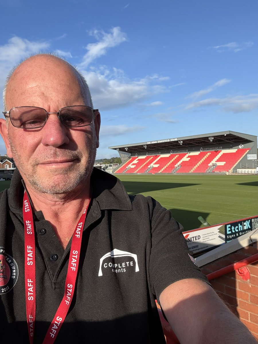 A glorious autumn day at SJP, Exeter.
Hopefully it will lift my mood, there seems to be a big black cloud hovering over me for the past week. A issue that has nothing to do with me making is make me feel ill. 
This seems to be my zen place at the moment.
Have a good weekend