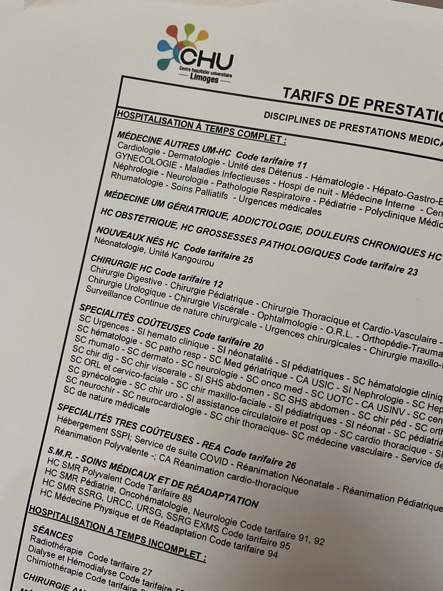 pjacquemain's tweet photo. En arrivant au guichet d’accueil de l’hôpital, une grille tarifaire géante avec des gros montants et des termes comme "spécialités coûteuses" voire "très coûteuses", me sépare de l’hôtesse. On soigne ou on facture ? C’est pour dissuader les gens de se faire soigner ou quoi ? 🤬 https://t.co/fZh339f5bo
