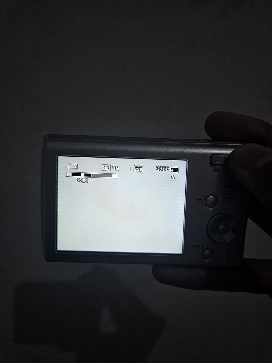 Indikainsans's tweet photo. #WTS
Digicam Sony Dsc W510
•Layar aman dari vignet
•body lecet pemakaian
•flash on
•kelengkapan Unit,Baterai,Charger,Memori,dan Pouch

Minus: 
-Bagian lensa ada penyok dikit(gak ngaruh)
-Tombol zoom rada keras tapi masih berfungsi
-full zoom ada 1 noda kecil tanpa zoom aman https://t.co/s3OJQcGWyN