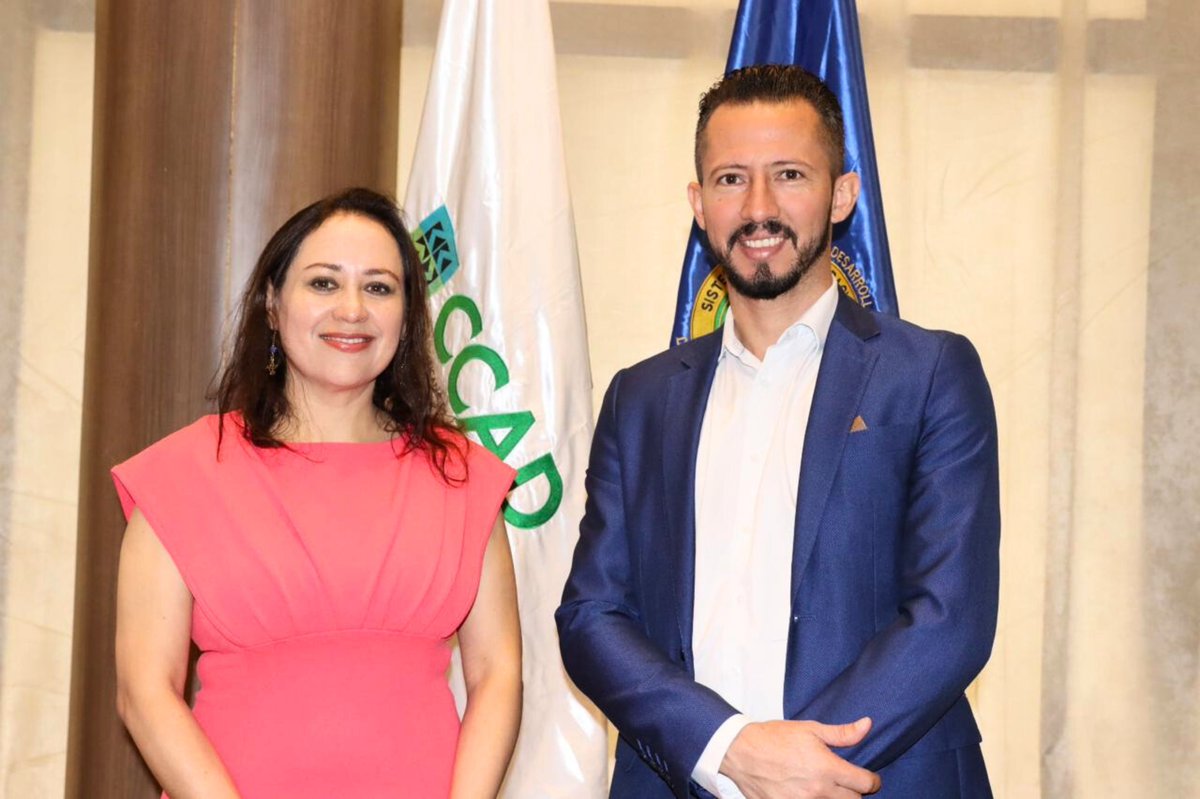 Estamos en el Congreso Regional <a href="/CCADSICA/">CCAD-SICA</a>  compartiendo cómo innovación y saberes tradicionales se unen para restaurar ecosistemas en Centroamérica🌍

Las comunidades son el corazón de la resiliencia climática, restauración forestal y biodiversidad💚 ayudaenaccion.org/actualidad/con…
