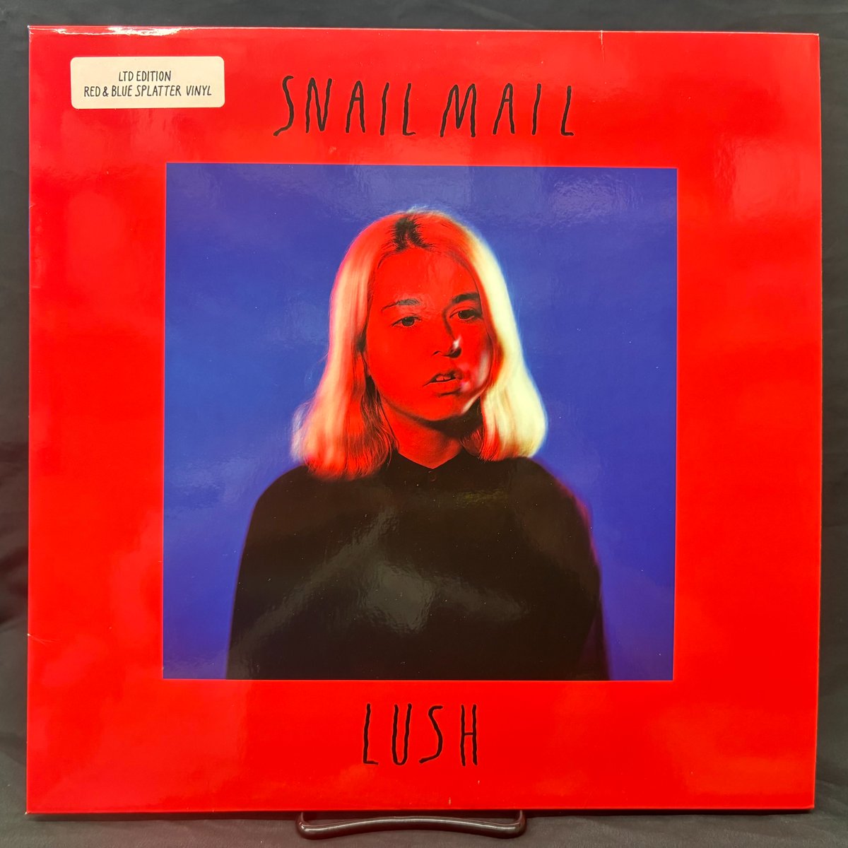 diskunion_dns's tweet image. 【中古レコード新入荷】
現行USシンガーソングライター SNAIL MAIL の2018年作が入荷いたしました～🐌

●SNAIL MAIL / LUSH (OLE11791)
EU ORIGINAL RED&amp;amp;BLUE SPLATTER VINYL w/INNER

ご来店お待ちしております☔️

#du名古屋ロック
#snailmail
