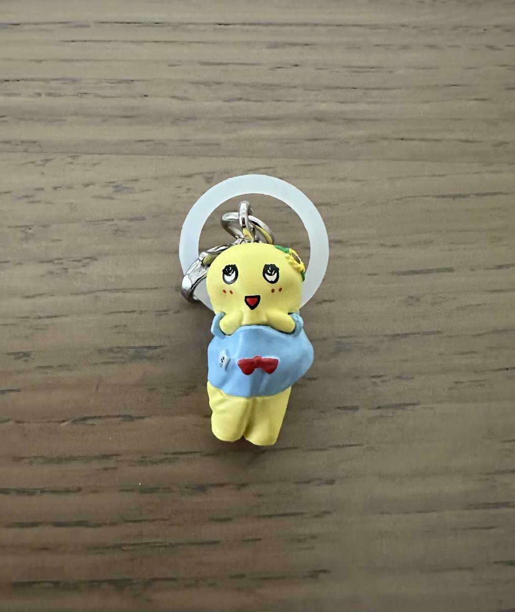 ふなっしーガシャポン、ラストワンでゲトできたなっしーヽ(ﾟ∀ﾟ)ﾉ
マンボっ！
何に付けようかな(*ﾟ▽ﾟ*)