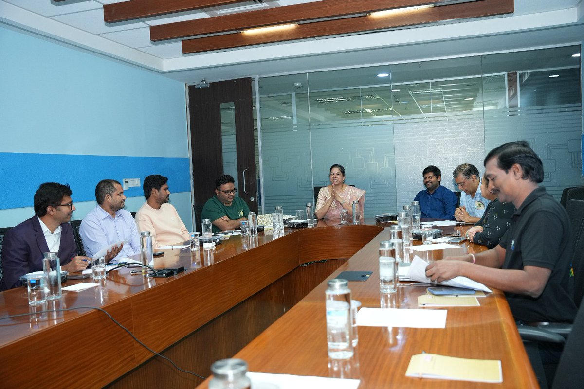STPIHyderabad's tweet photo. @STPIIMAGECOE successfully hosted its 6th Cohort #DemoDay in hybrid mode, where 21 innovative startups pitched their solutions to investors &amp; ecosystem enablers. Director @STPIHyderabad  congratulated the #startups &amp; expressed gratitude to investors for their support #STPIINDIA https://t.co/easwECkLs8