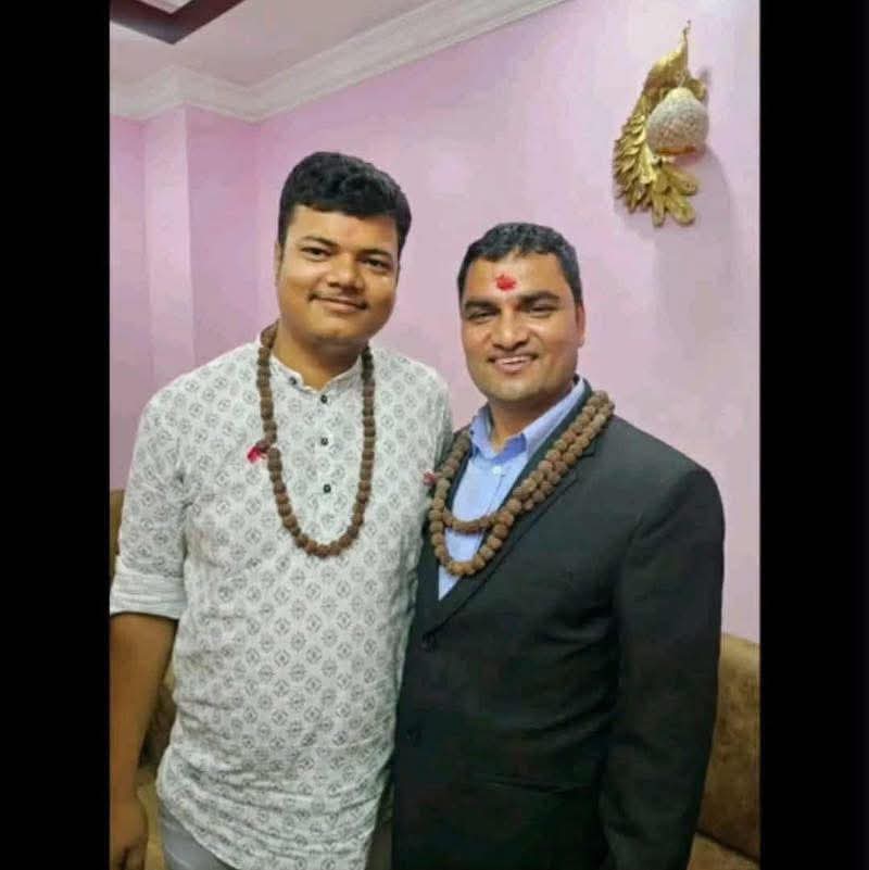 nepali_ko_choro's tweet image. त्रिचन्द्रमा नेवि सगंले टिकट नदिएको साथी पनि म जेन्जी को लिडर हो भन्दै पत्रकार सम्मेलनमा पुगेको खबर आएको छ.!!

#Backoff झोले 🖕
